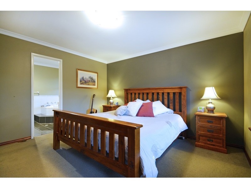 14 Champagne Terrace, The Vines WA 6069