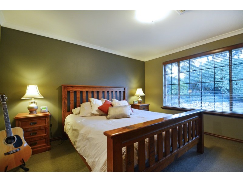 14 Champagne Terrace, The Vines WA 6069