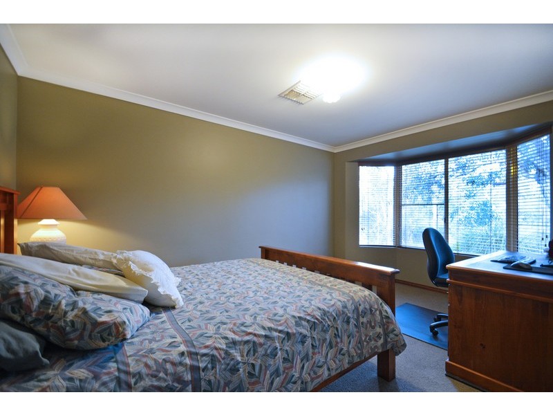 14 Champagne Terrace, The Vines WA 6069