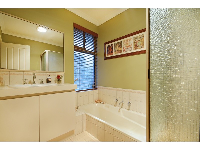 14 Champagne Terrace, The Vines WA 6069