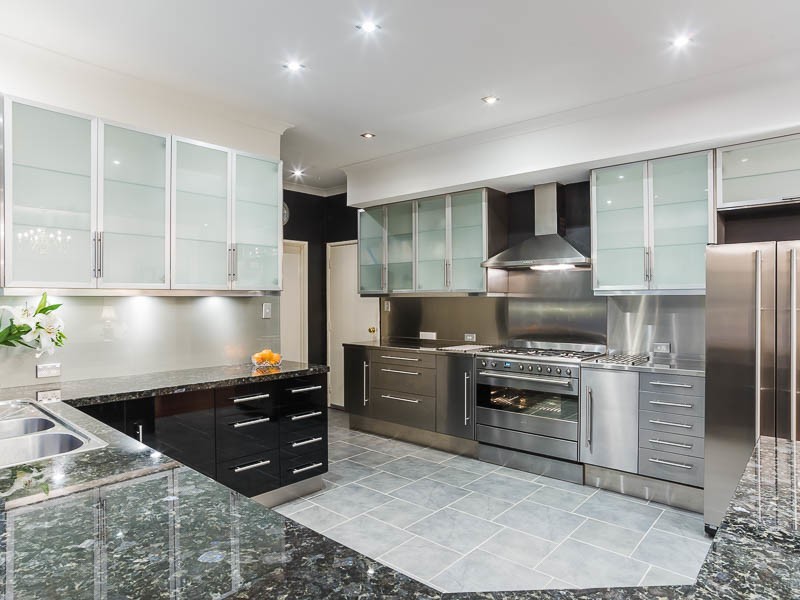 8 Taylor Road, Kalamunda WA 6076