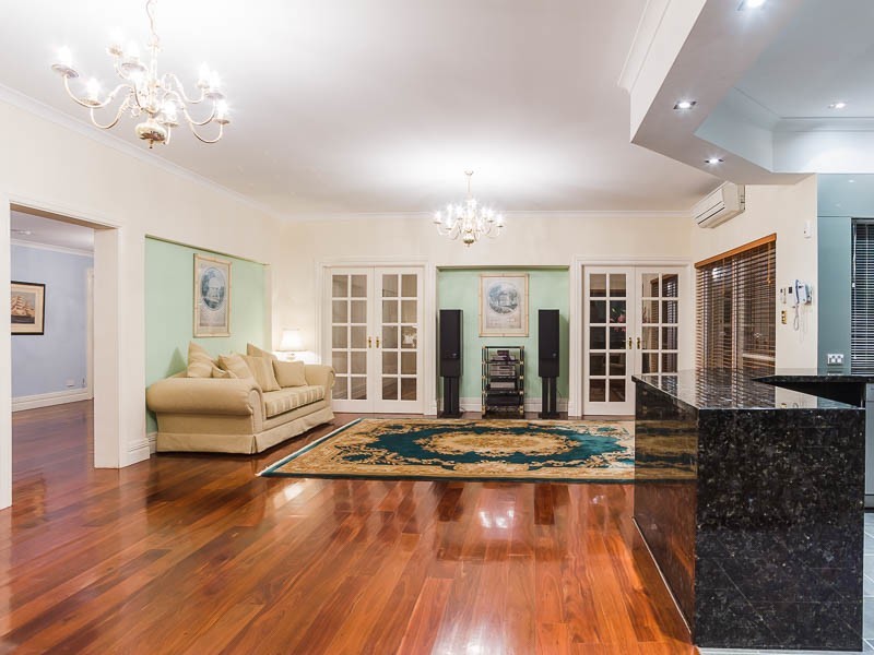 8 Taylor Road, Kalamunda WA 6076