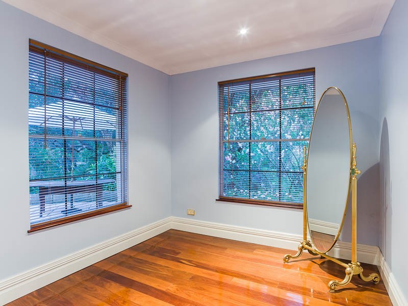 8 Taylor Road, Kalamunda WA 6076