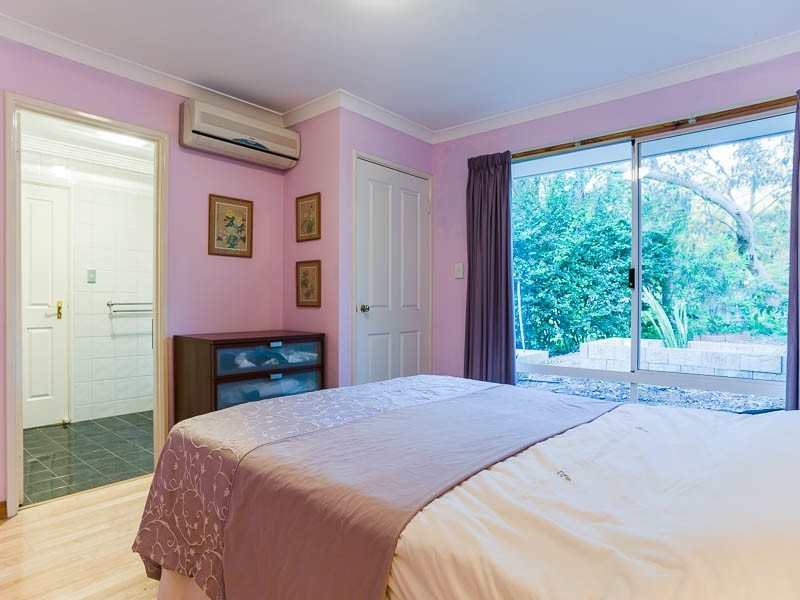 8 Taylor Road, Kalamunda WA 6076