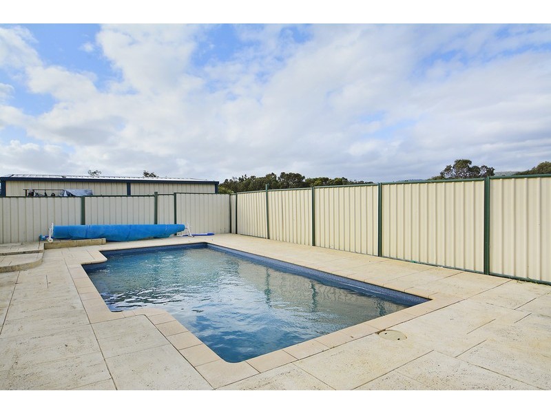 31 Swinden Court, Maddington WA 6109