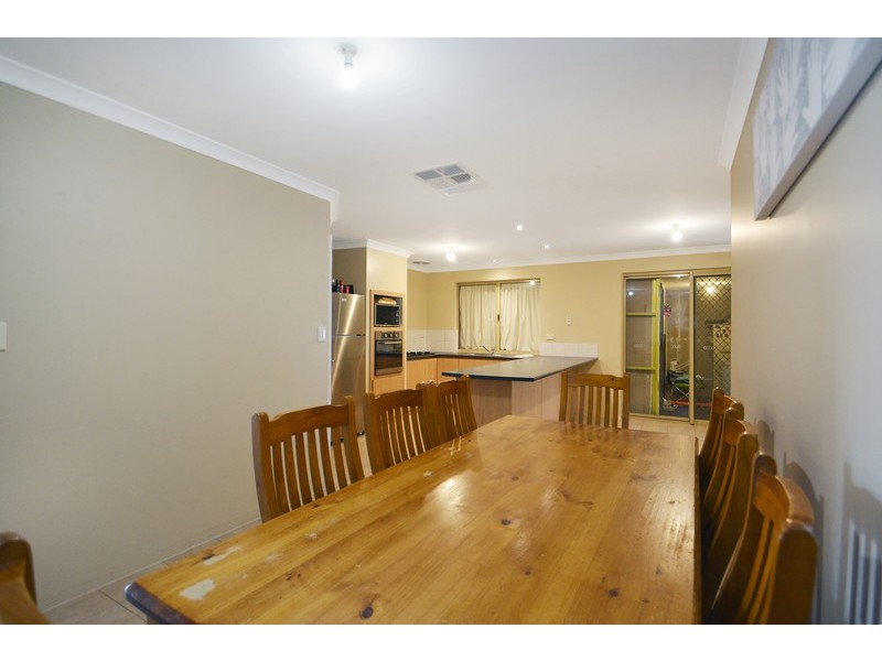 31 Swinden Court, Maddington WA 6109