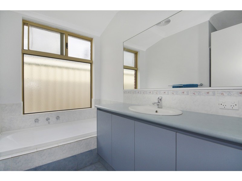 31 Swinden Court, Maddington WA 6109