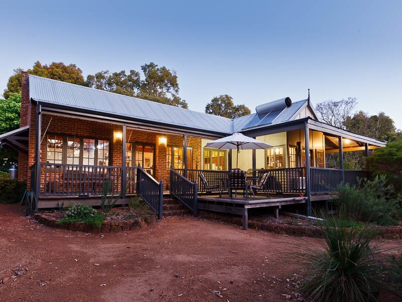 6 Patricia Road, Kalamunda WA 6076