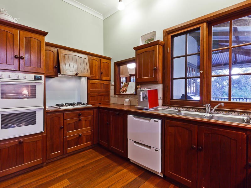 6 Patricia Road, Kalamunda WA 6076