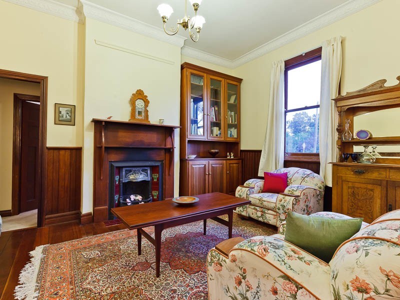 6 Patricia Road, Kalamunda WA 6076