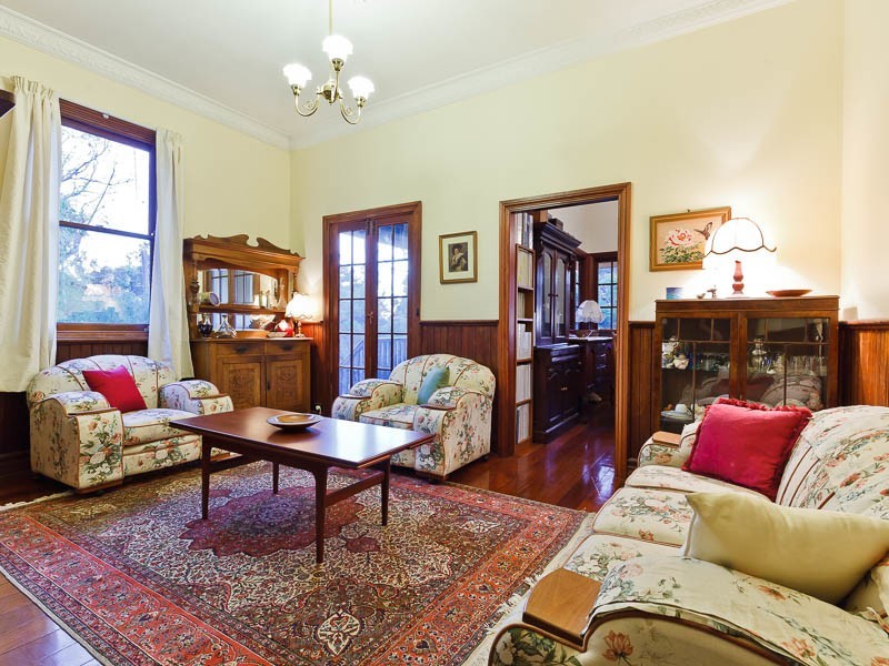 6 Patricia Road, Kalamunda WA 6076