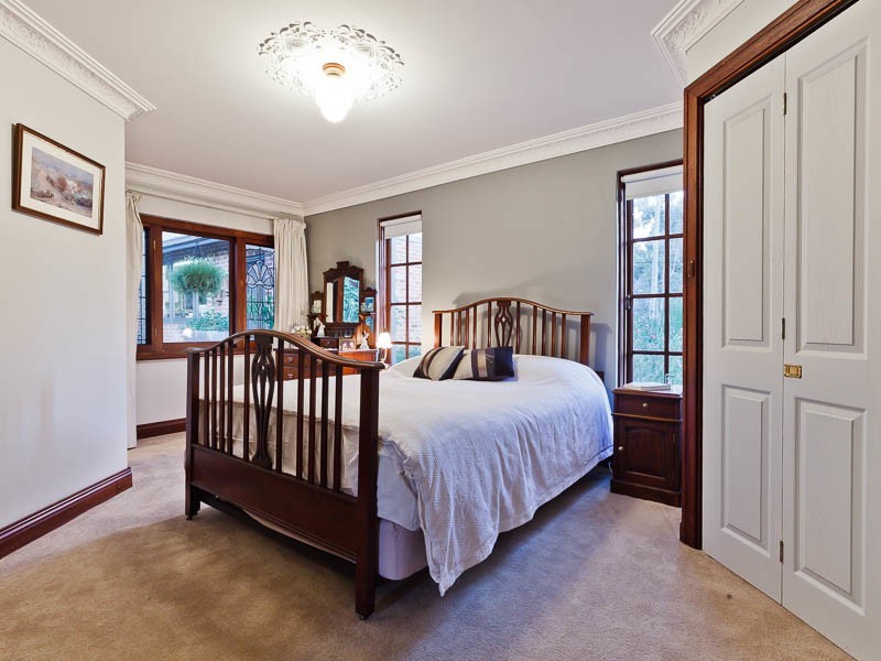 6 Patricia Road, Kalamunda WA 6076