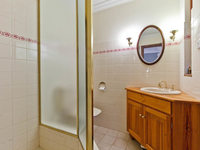 6 Patricia Road, Kalamunda WA 6076