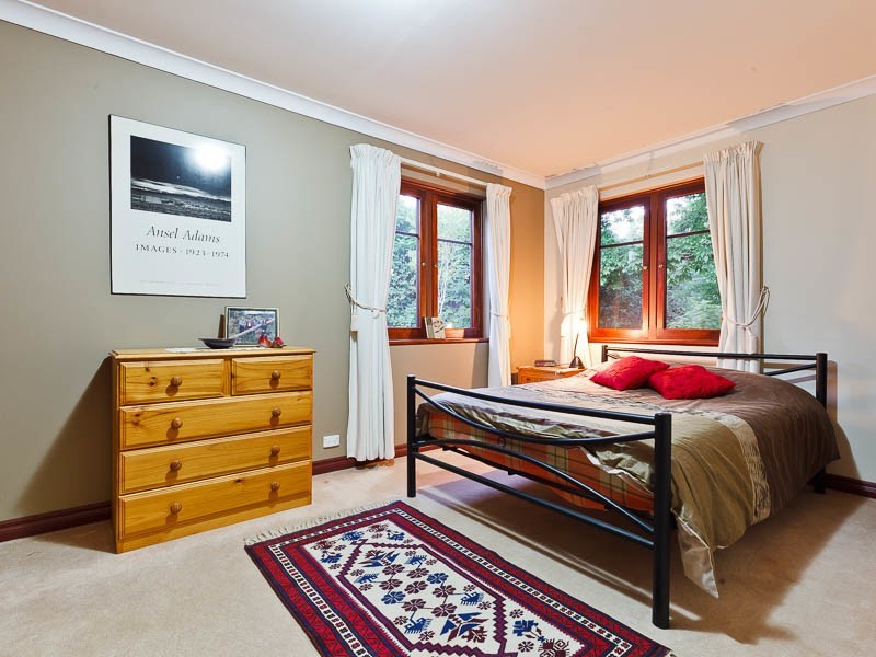 6 Patricia Road, Kalamunda WA 6076