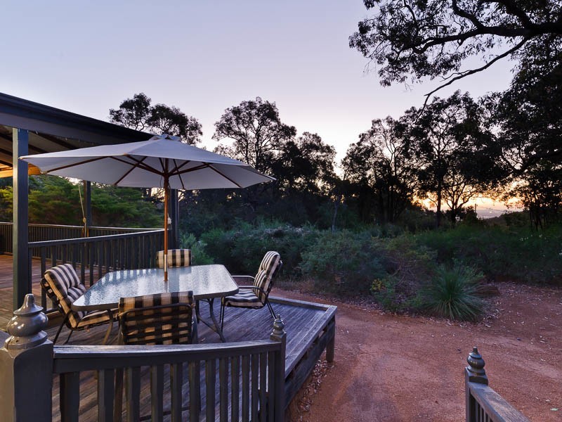 6 Patricia Road, Kalamunda WA 6076