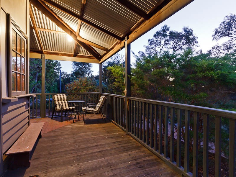 6 Patricia Road, Kalamunda WA 6076