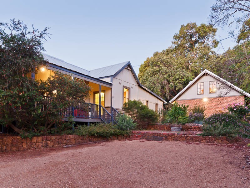 6 Patricia Road, Kalamunda WA 6076