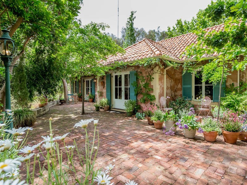 22 Dale Drive, Gooseberry Hill WA 6076