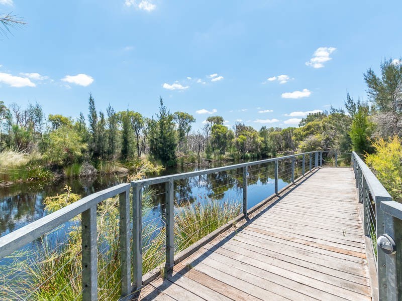 46 Salter Point Parade, Salter Point WA 6152