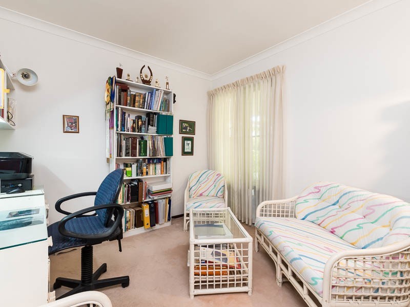 46 Salter Point Parade, Salter Point WA 6152