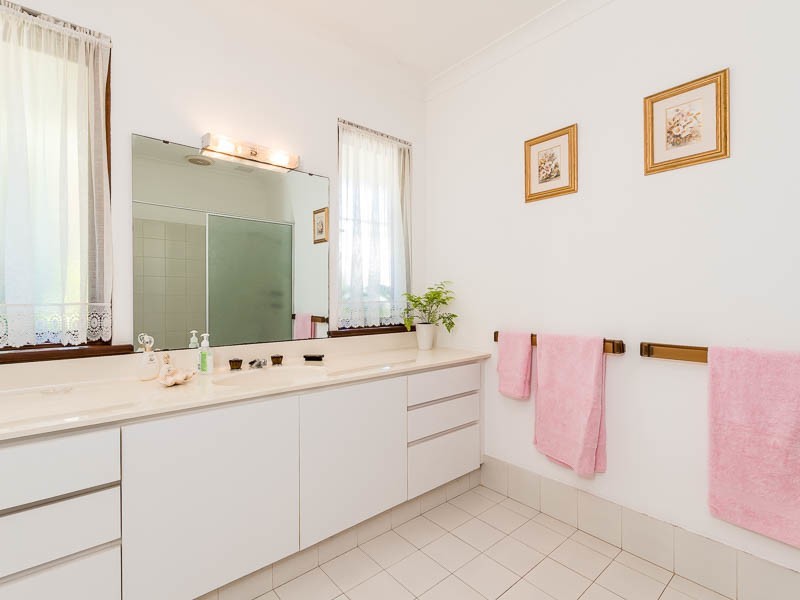 46 Salter Point Parade, Salter Point WA 6152