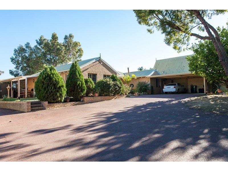 64 Kelvin Road, Wattle Grove WA 6107