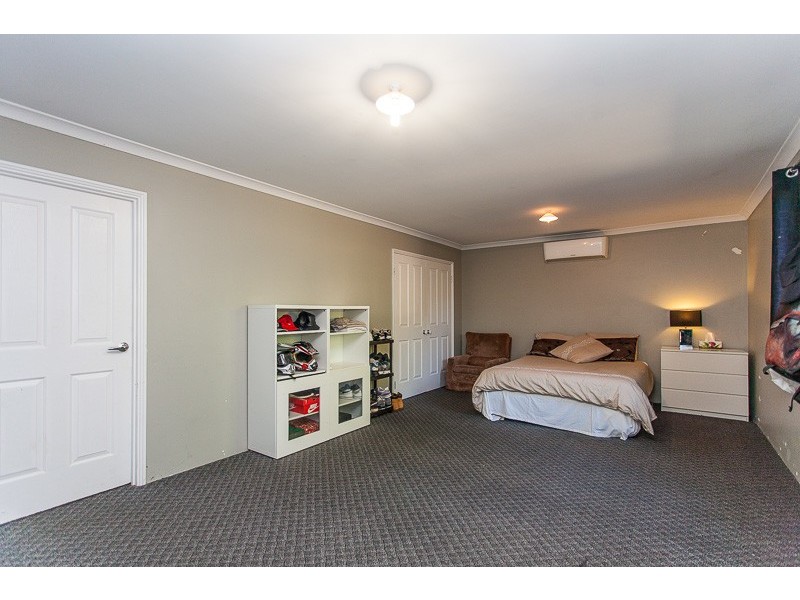 64 Kelvin Road, Wattle Grove WA 6107