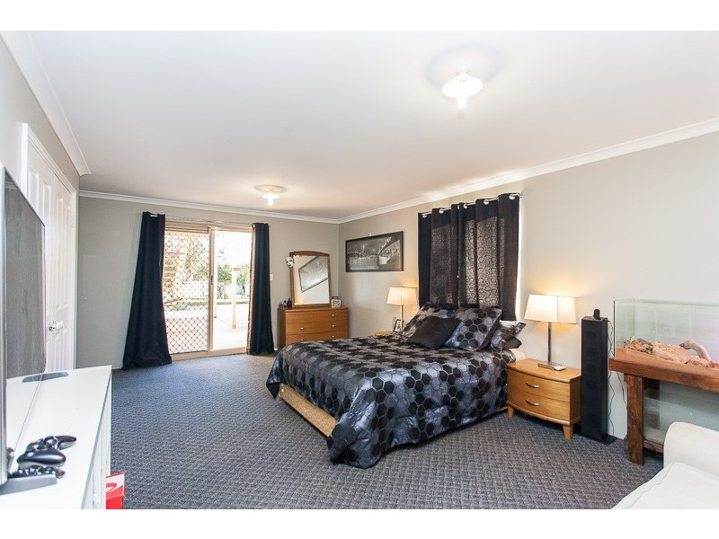 64 Kelvin Road, Wattle Grove WA 6107