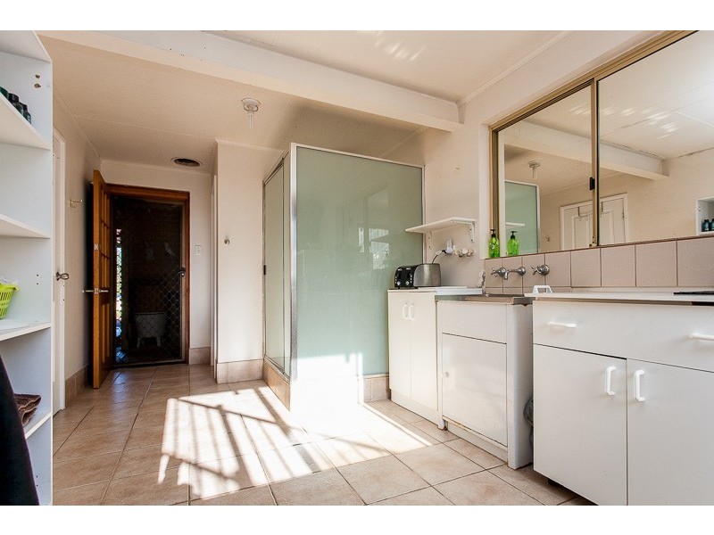 64 Kelvin Road, Wattle Grove WA 6107