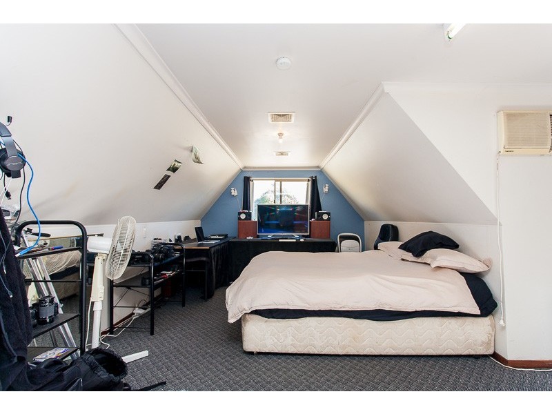 64 Kelvin Road, Wattle Grove WA 6107