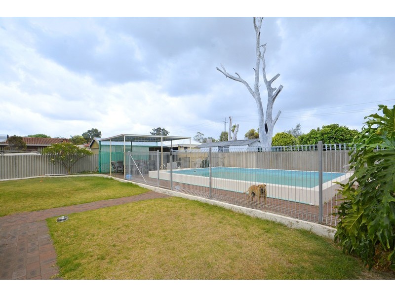 17 Anderson Way, Thornlie WA 6108