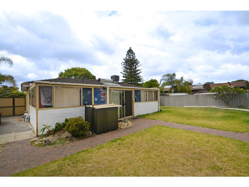 17 Anderson Way, Thornlie WA 6108
