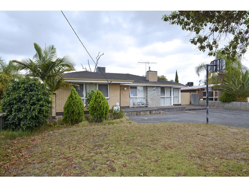 17 Anderson Way, Thornlie WA 6108
