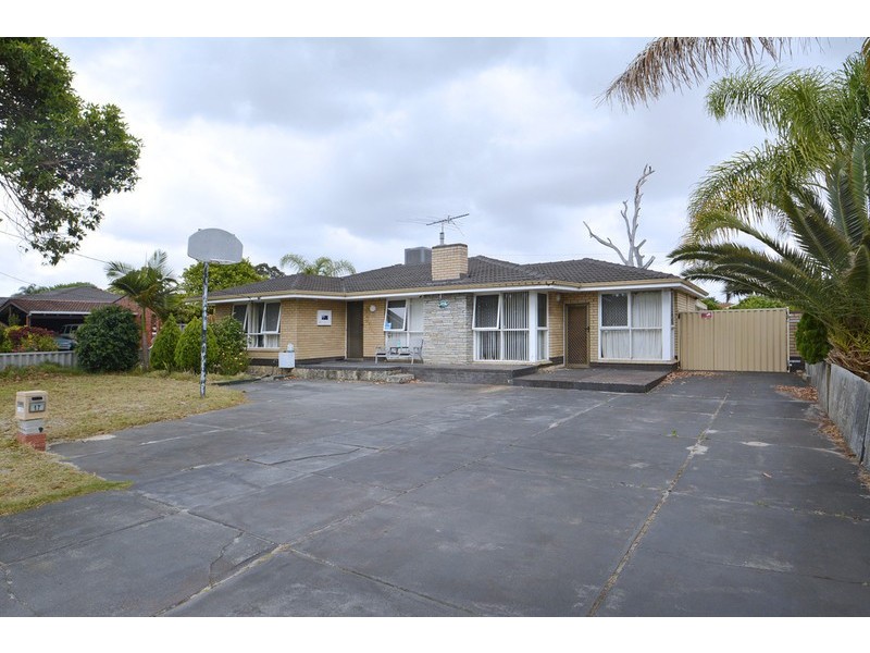 17 Anderson Way, Thornlie WA 6108