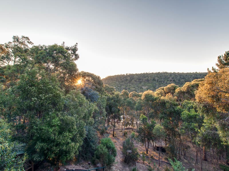 20 Barnes Road, Roleystone WA 6111