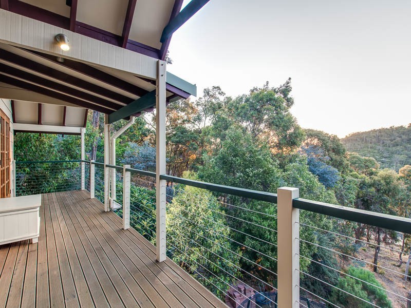 20 Barnes Road, Roleystone WA 6111