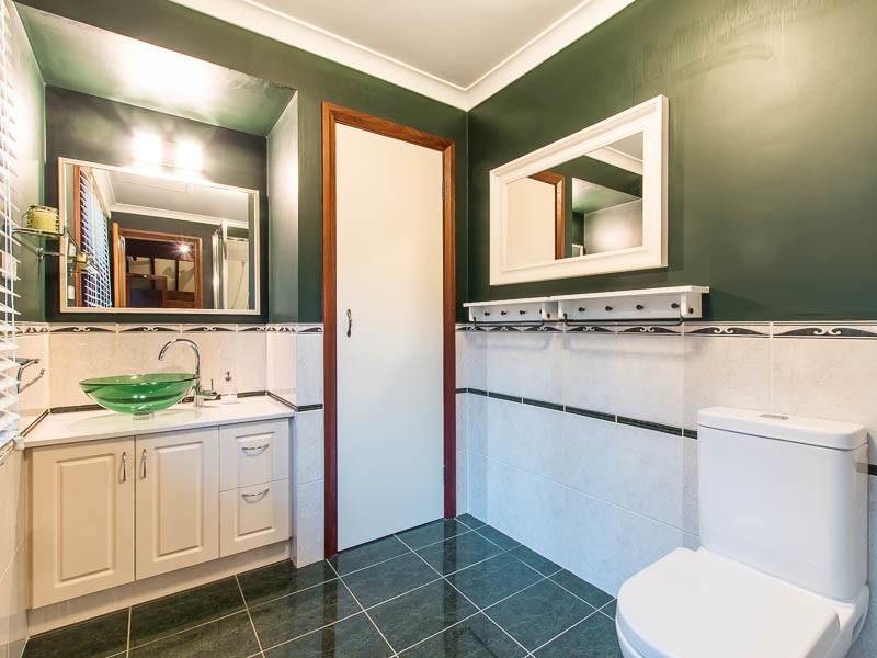20 Barnes Road, Roleystone WA 6111