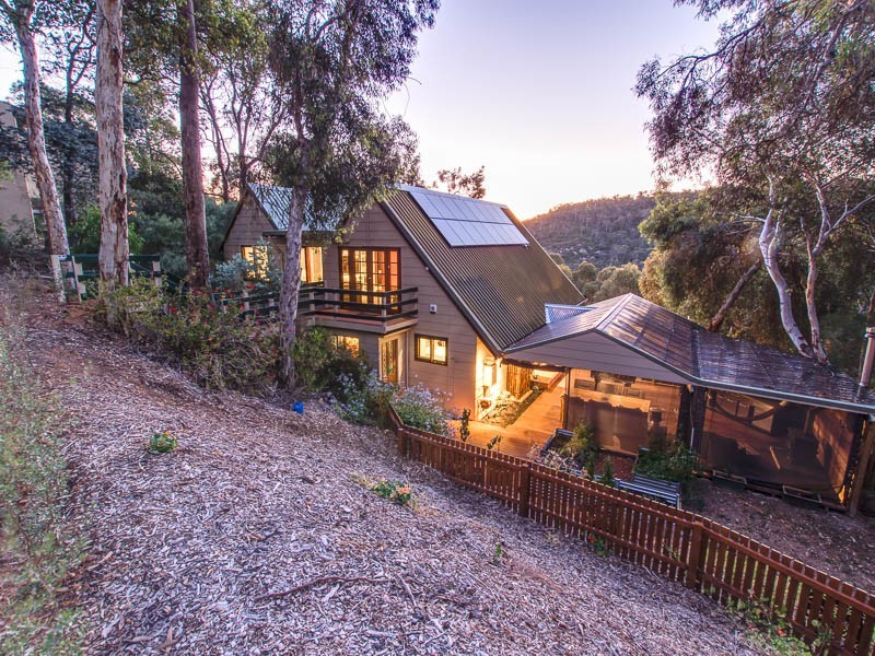 20 Barnes Road, Roleystone WA 6111
