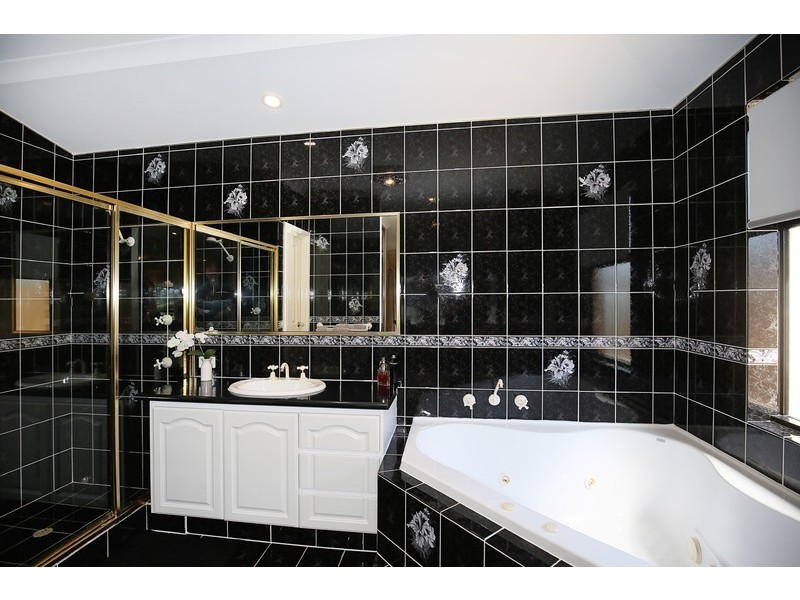 7 Discovery Cove, Halls Head WA 6210