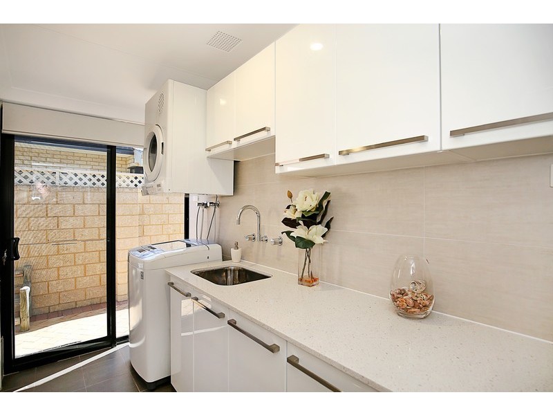 7 Discovery Cove, Halls Head WA 6210