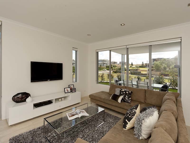 14 Huntress Avenue, North Coogee WA 6163