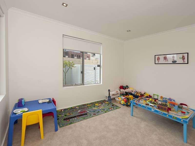 14 Huntress Avenue, North Coogee WA 6163