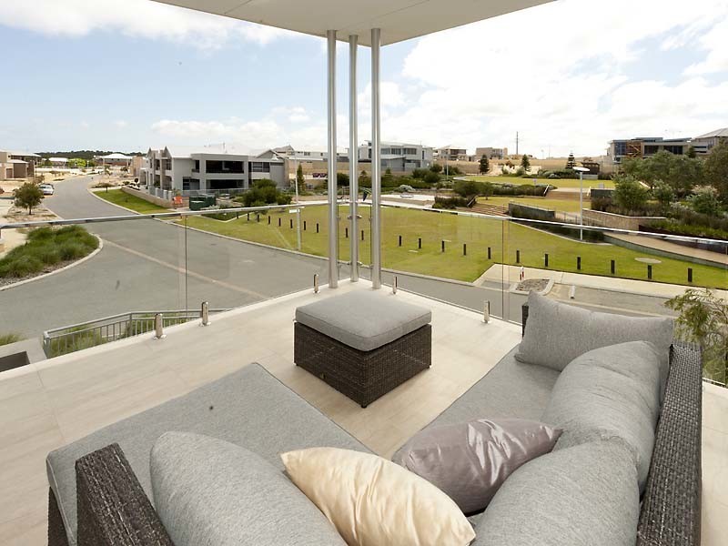 14 Huntress Avenue, North Coogee WA 6163