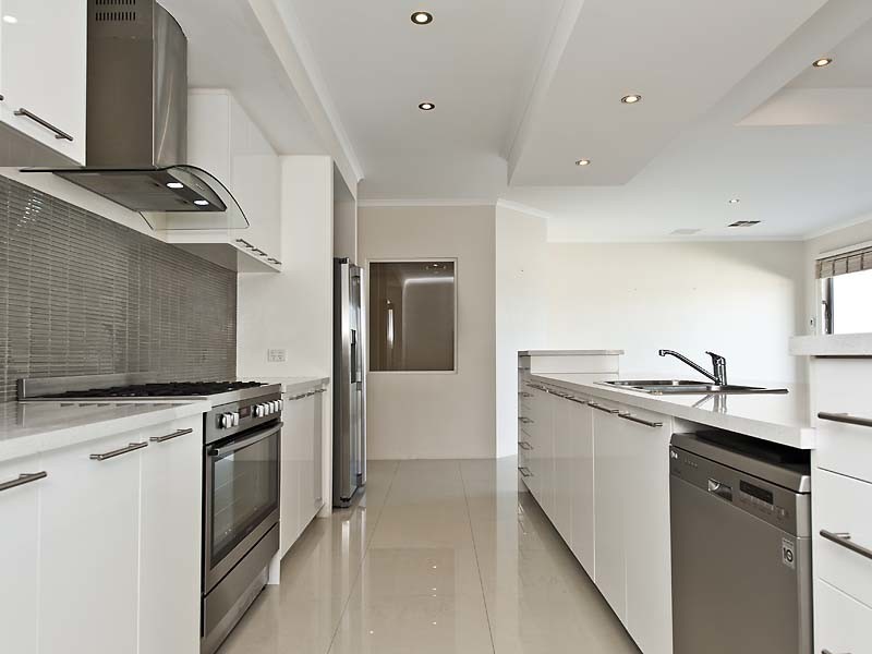 15 Buttercup Parkway, Halls Head WA 6210