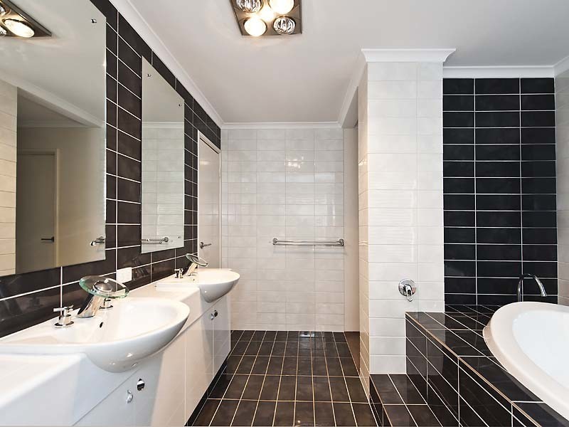 15 Buttercup Parkway, Halls Head WA 6210