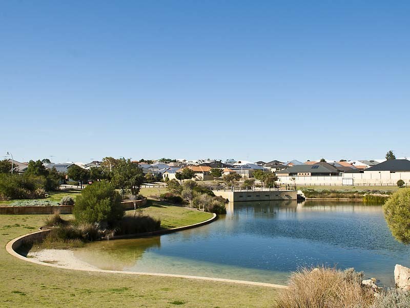 15 Buttercup Parkway, Halls Head WA 6210