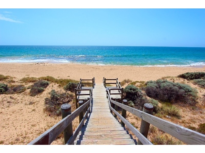 15 Buttercup Parkway, Halls Head WA 6210