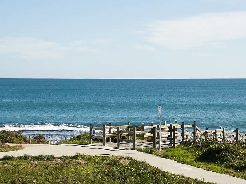 15 Buttercup Parkway, Halls Head WA 6210