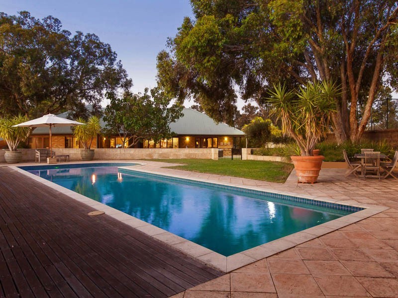 30 Grange Crescent, Gooseberry Hill WA 6076