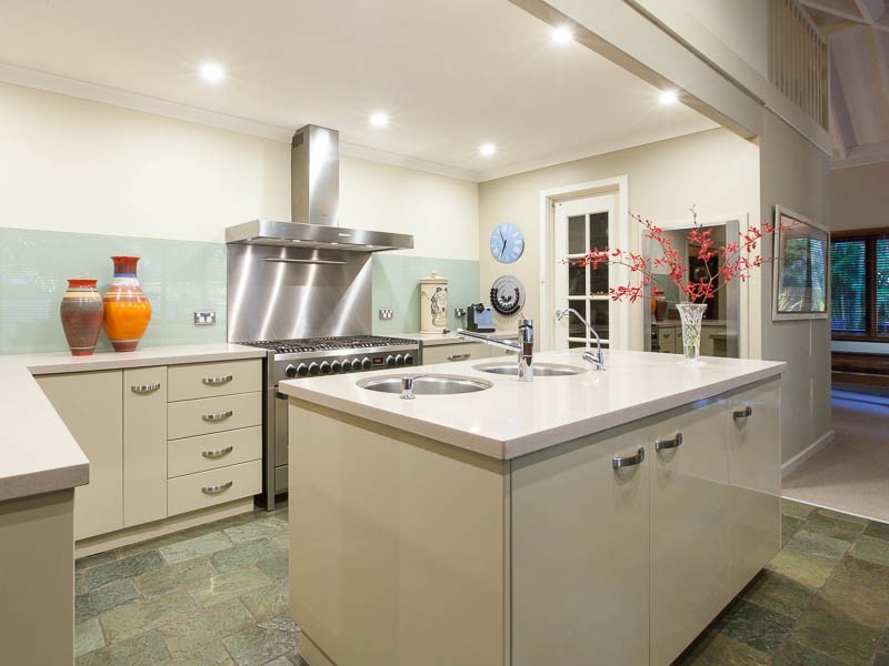 30 Grange Crescent, Gooseberry Hill WA 6076